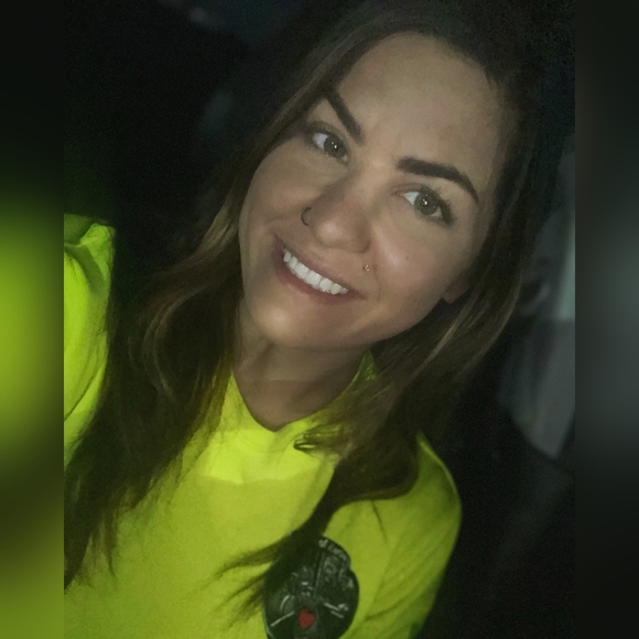 IM LIVE 🥳 Like this listing to be notified when i go Live! - Picture 6 of 7